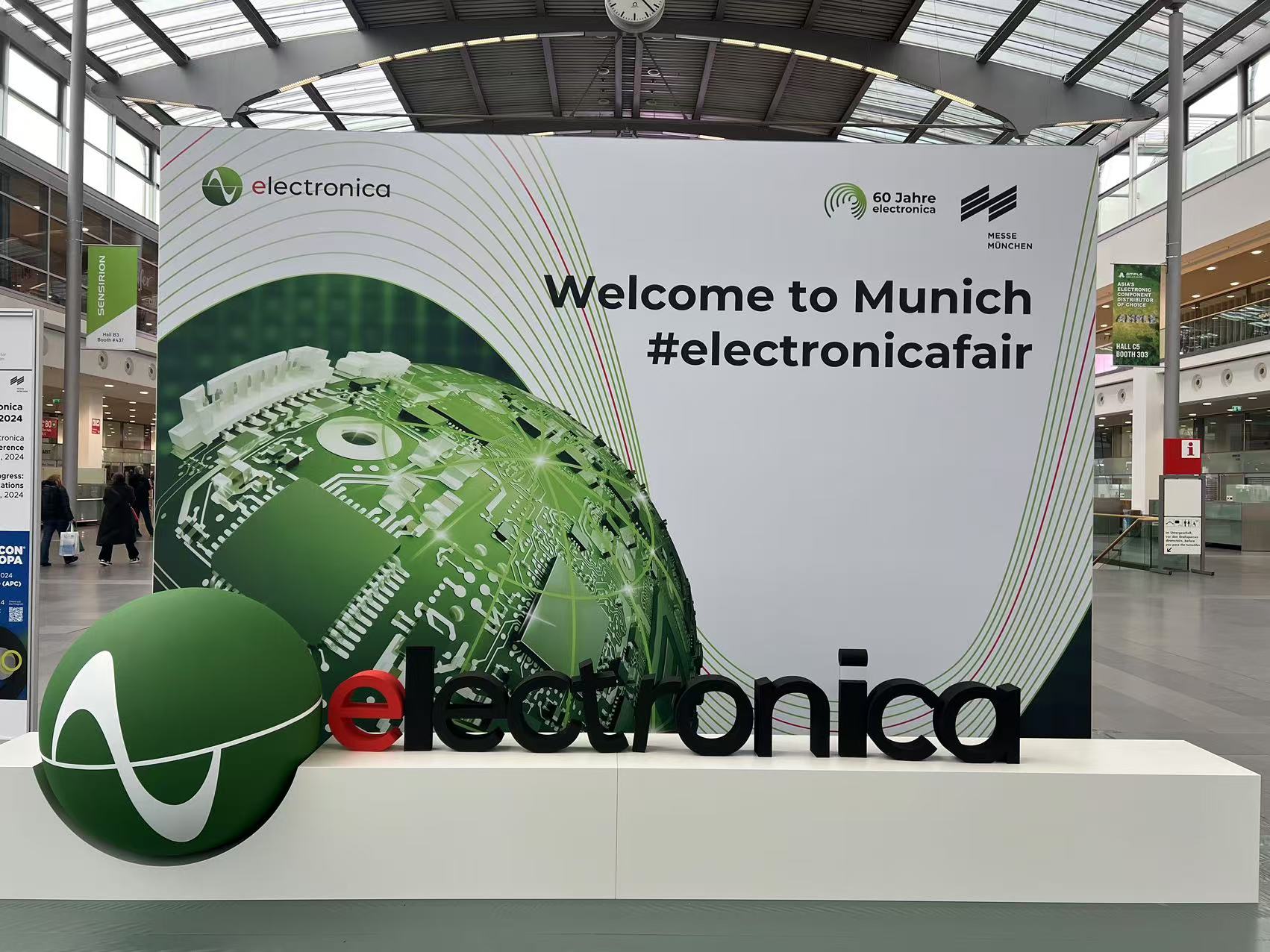 Debut in Germany, expanding overseas circle of friends!  Attended Electronica 2024 in Munich.